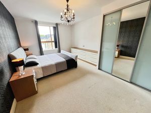 Bedroom- click for photo gallery